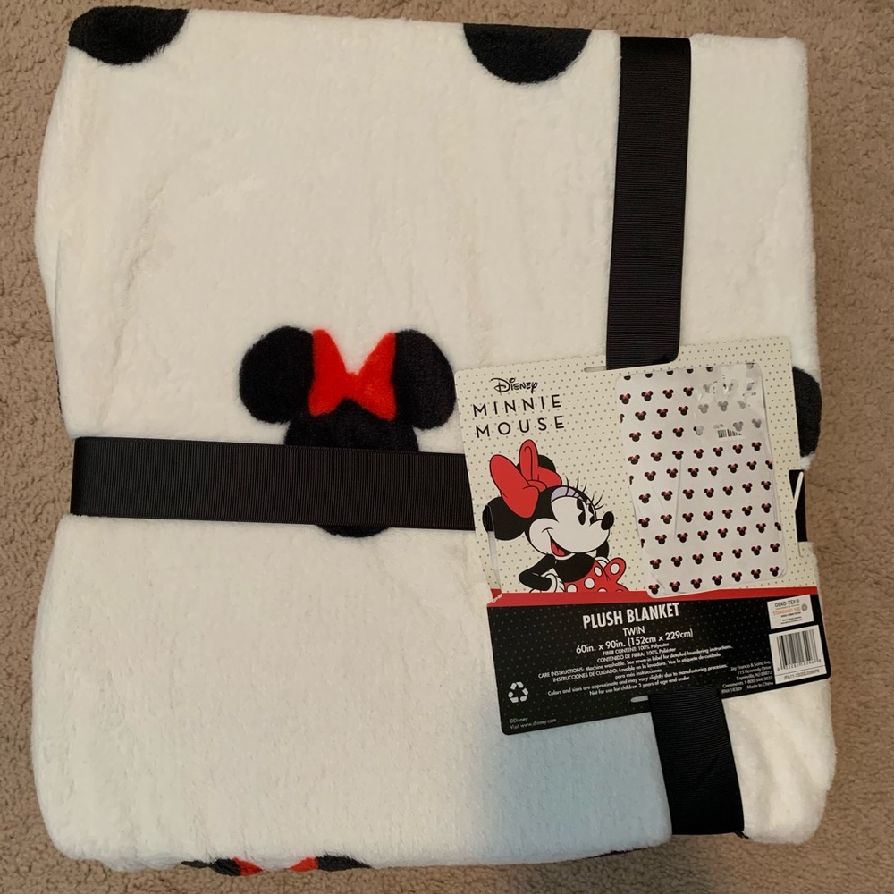 NWT Disney Minnie Mouse Twin Plush Blanket